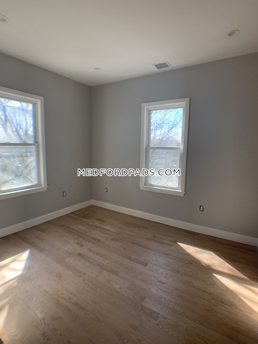 MEDFORD - MEDFORD SQUARE - 3 Beds, 1 Bath - Image 3