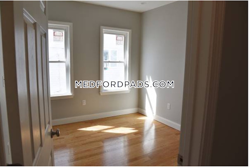 MEDFORD - MEDFORD SQUARE - 3 Beds, 1 Bath - Image 10