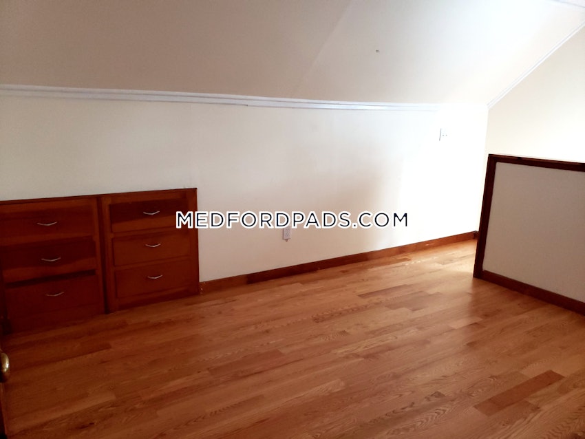 MEDFORD - MEDFORD SQUARE - 4 Beds, 2 Baths - Image 9