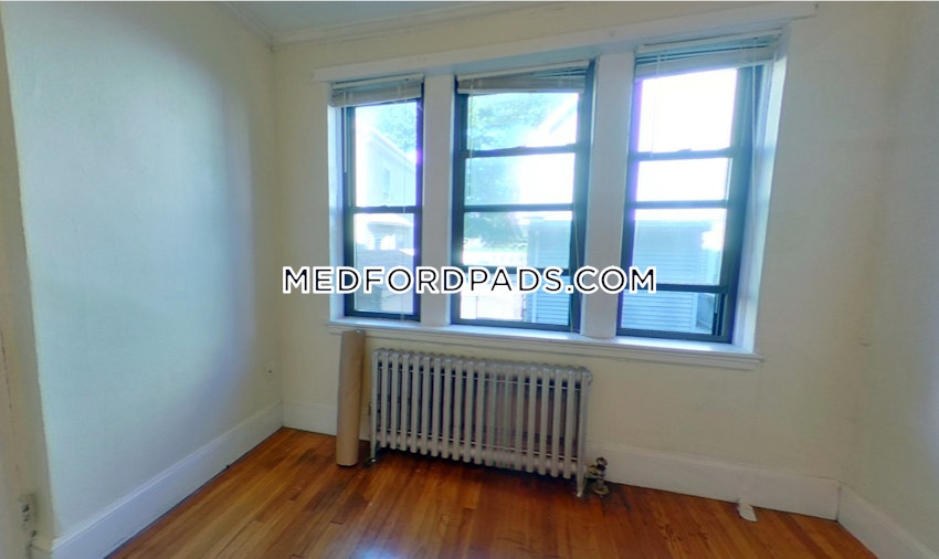 Medford - Wellington - Studio , 1 Bath - Image 4