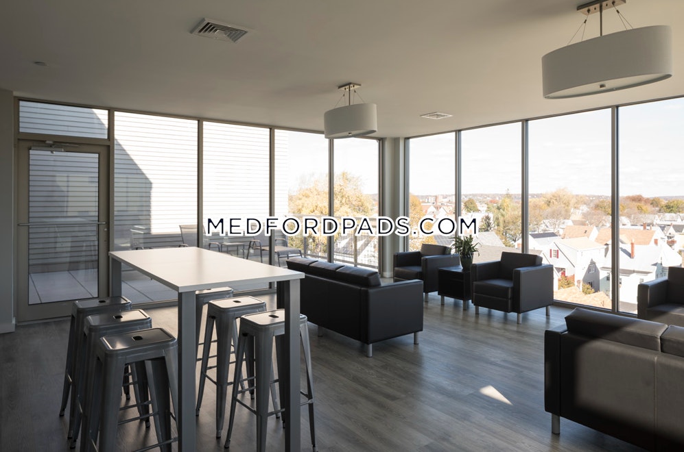 Medford Apartment for rent 2 Bedrooms 2 Baths Tufts 3,985