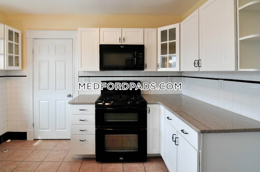 MEDFORD - TUFTS - 3 Beds, 1 Bath - Image 7