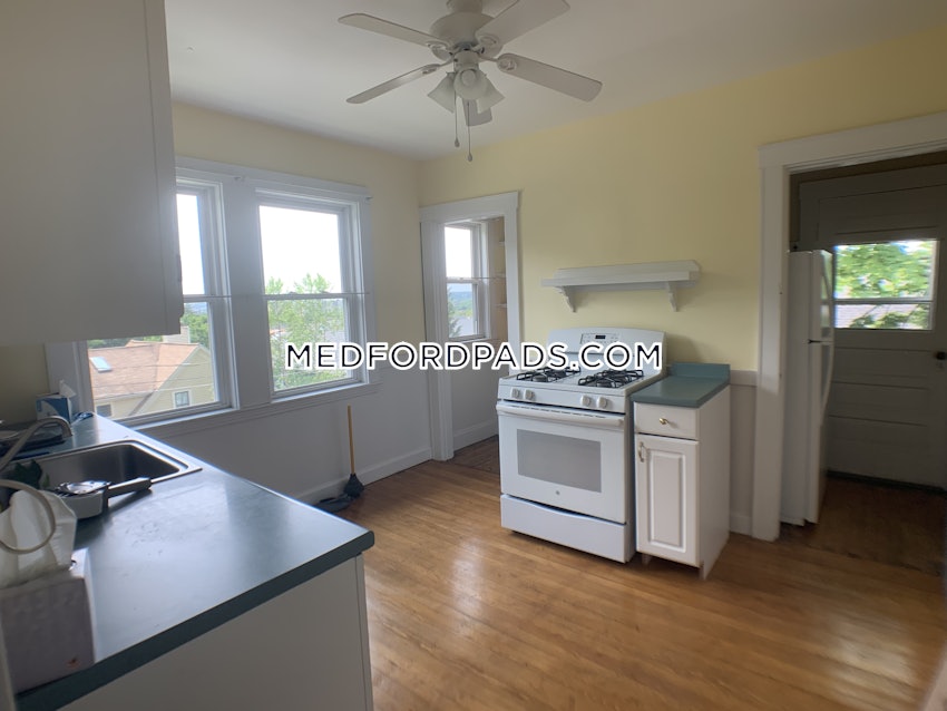 MEDFORD - TUFTS - 4 Beds, 1 Bath - Image 1