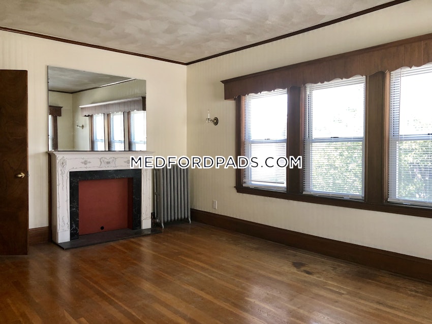 MEDFORD - TUFTS - 3 Beds, 1 Bath - Image 4