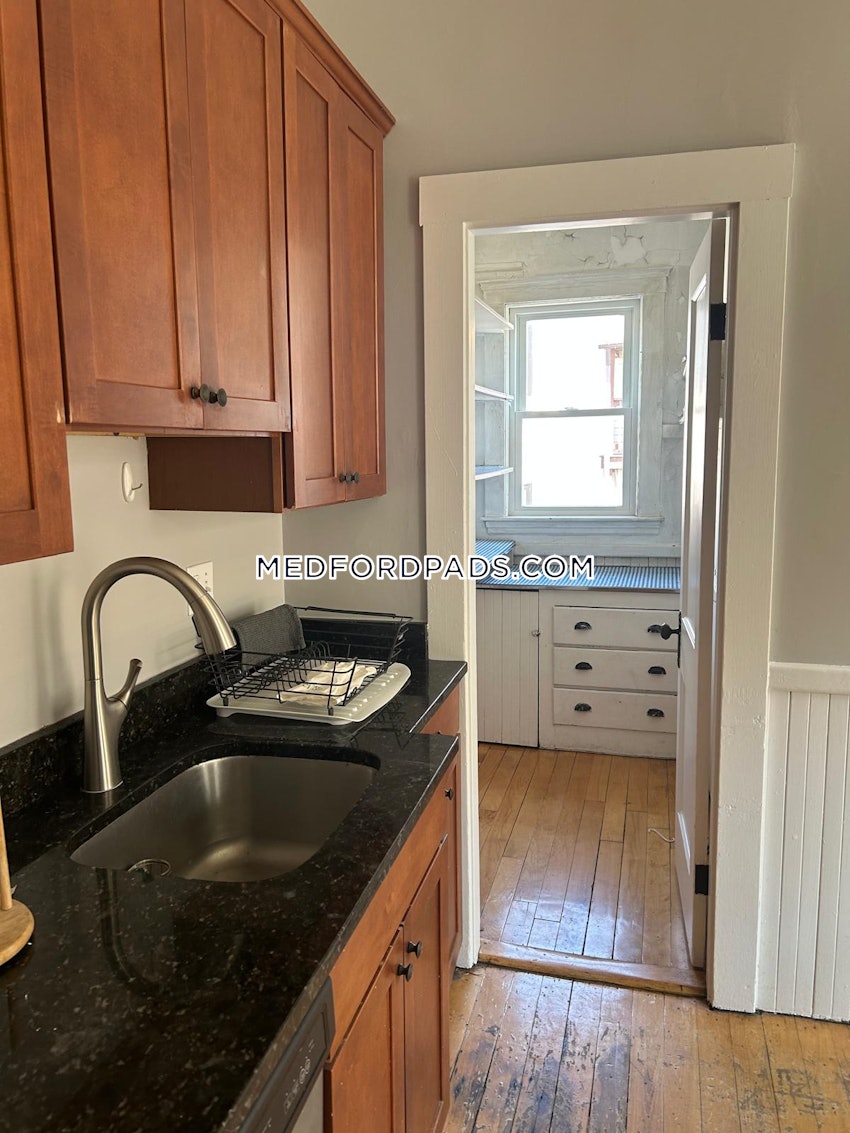 MEDFORD - TUFTS - 1 Bed, 1 Bath - Image 11