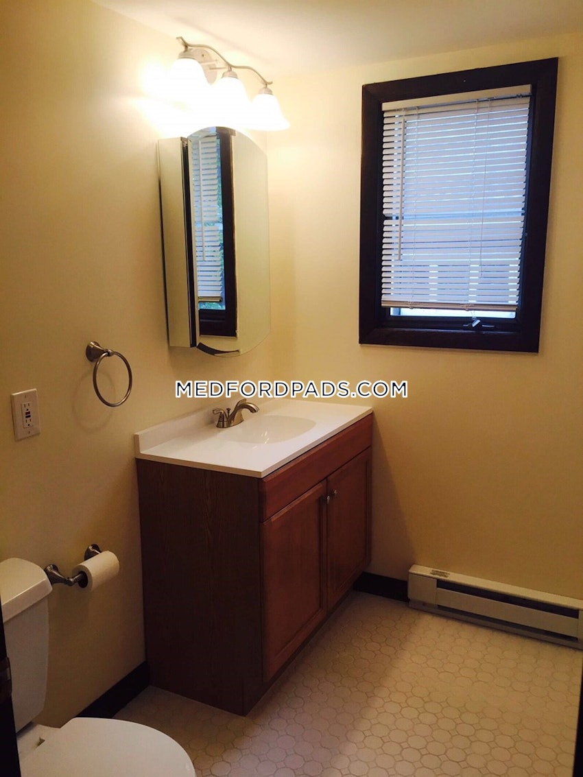 MEDFORD - TUFTS - 4 Beds, 2 Baths - Image 13