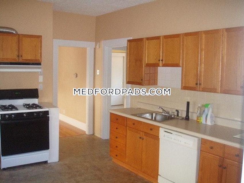 MEDFORD - TUFTS - 4 Beds, 2 Baths - Image 5