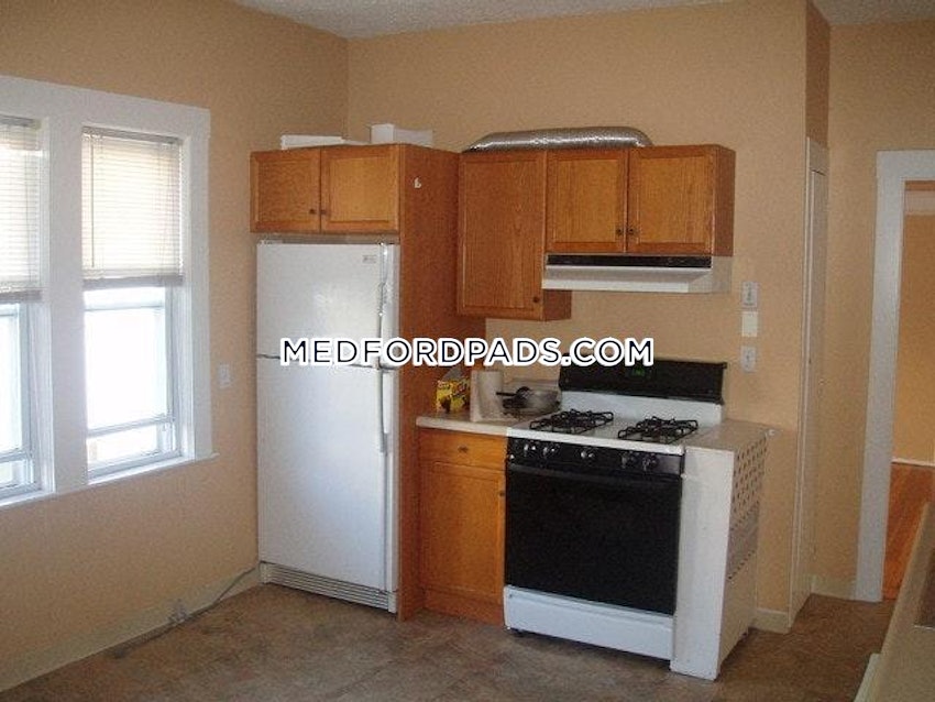 MEDFORD - TUFTS - 4 Beds, 2 Baths - Image 9