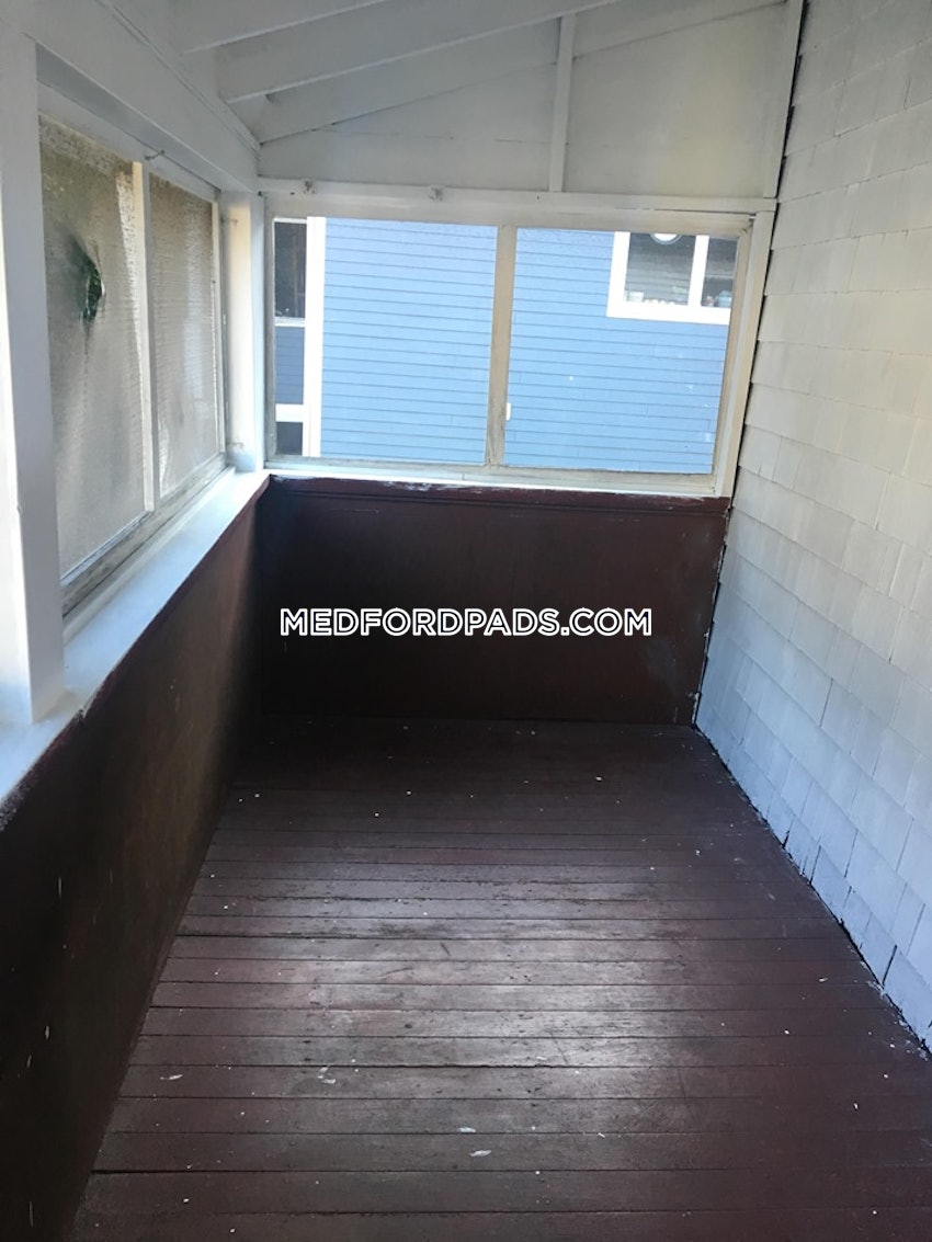 MEDFORD - TUFTS - 4 Beds, 1 Bath - Image 41