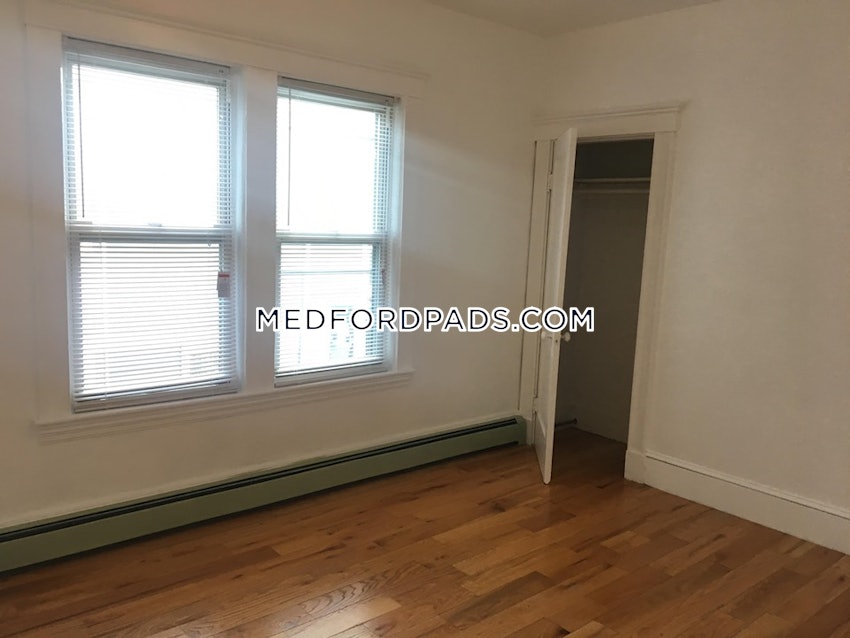 MEDFORD - TUFTS - 4 Beds, 1 Bath - Image 26