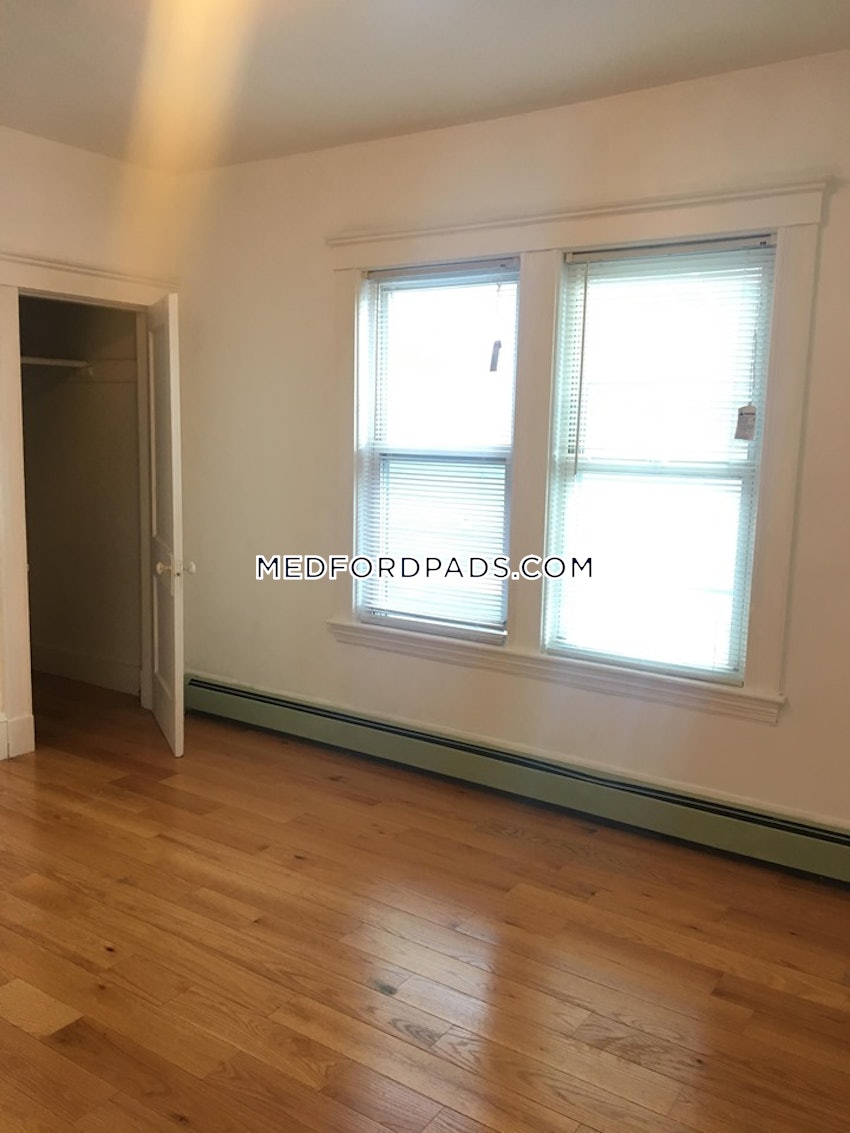 MEDFORD - TUFTS - 4 Beds, 1 Bath - Image 31