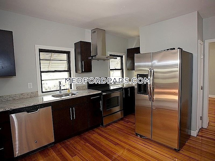 MEDFORD - TUFTS - 4 Beds, 1 Bath - Image 3