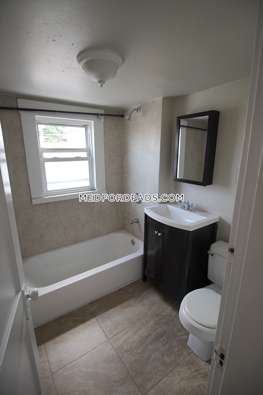 MEDFORD - TUFTS - 3 Beds, 1 Bath - Image 6