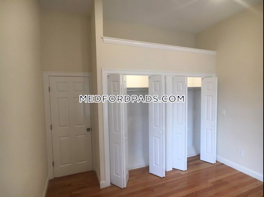 MEDFORD - TUFTS - 4 Beds, 4 Baths - Image 9