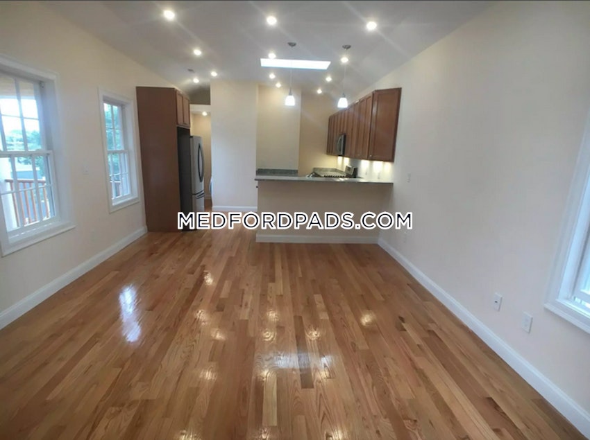 MEDFORD - TUFTS - 4 Beds, 4 Baths - Image 7