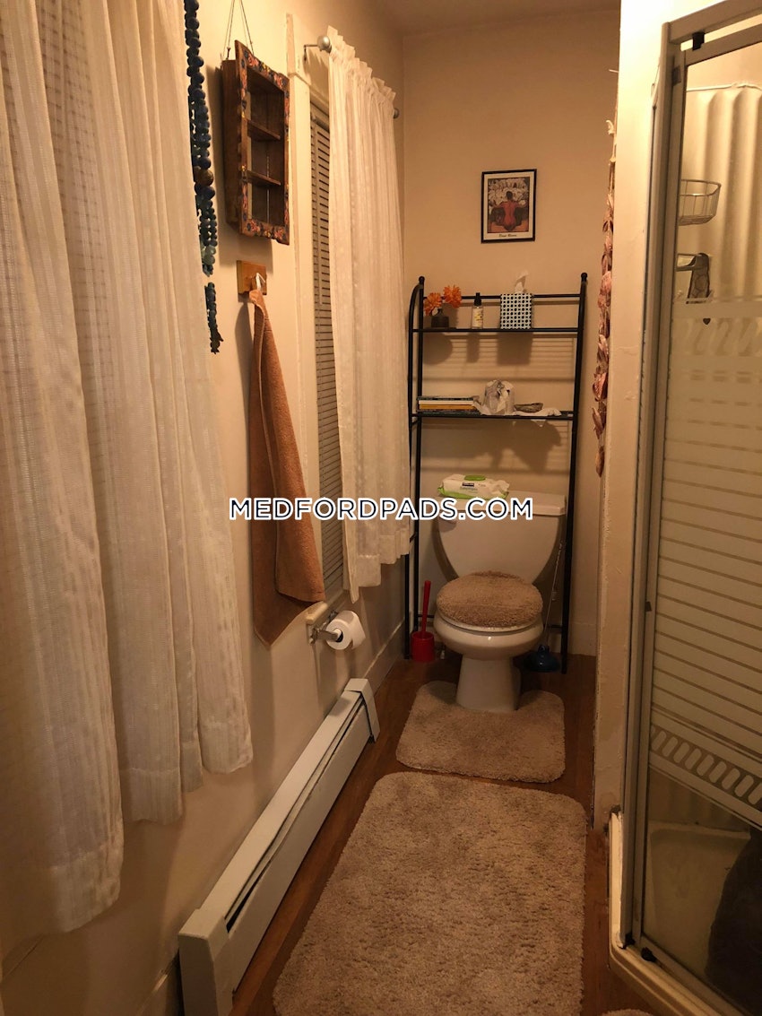 MEDFORD - TUFTS - 4 Beds, 2 Baths - Image 9