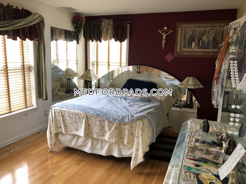 MEDFORD - WELLINGTON - 4 Beds, 2.5 Baths - Image 9