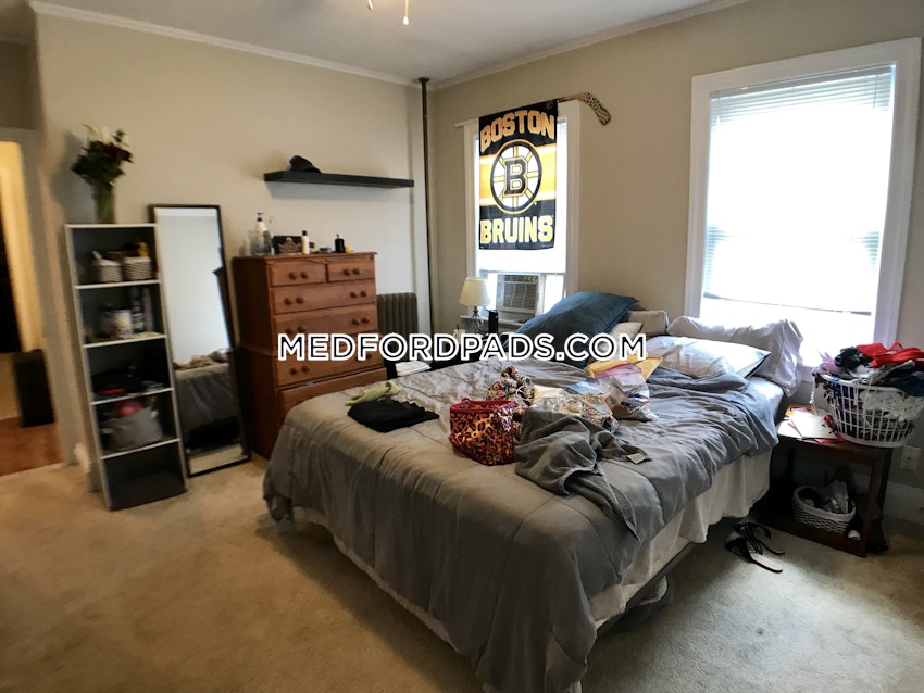 MEDFORD - WELLINGTON - 4 Beds, 2 Baths - Image 4