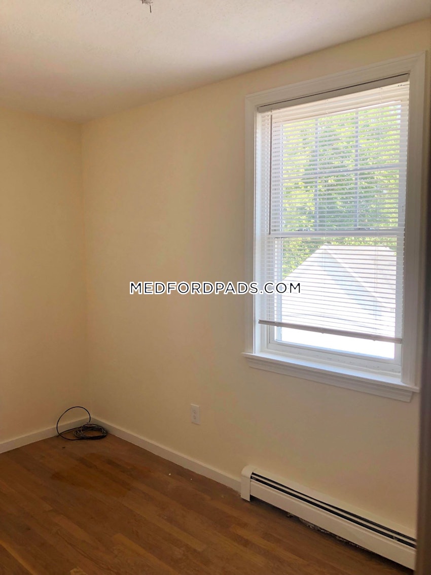 MEDFORD - WELLINGTON - 1 Bed, 1 Bath - Image 4