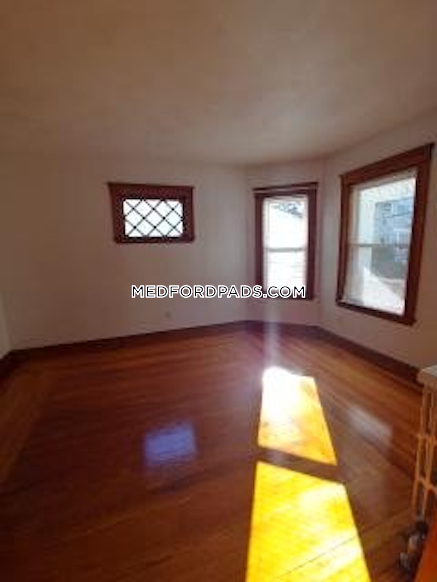 MEDFORD - WELLINGTON - 2 Beds, 1 Bath - Image 5