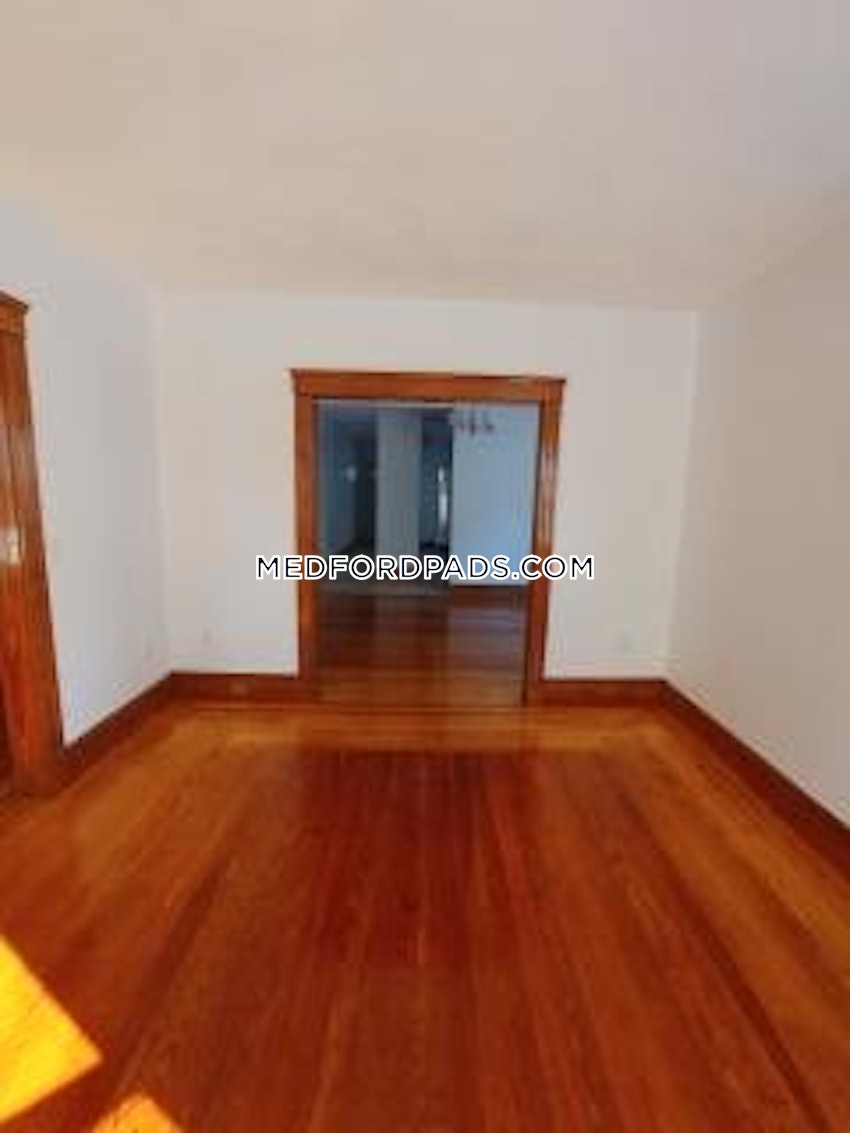 MEDFORD - WELLINGTON - 2 Beds, 1 Bath - Image 4