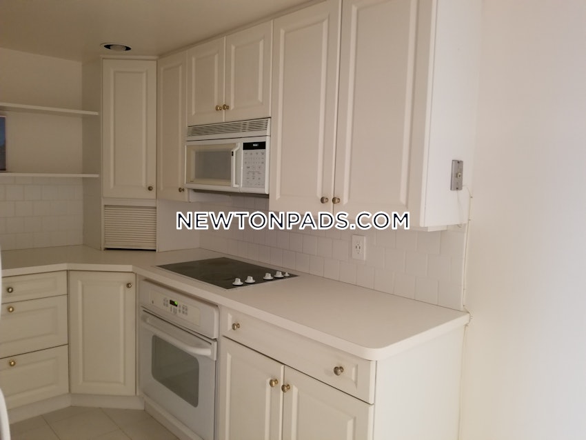 NEWTON - CHESTNUT HILL - 2 Beds, 2 Baths - Image 1