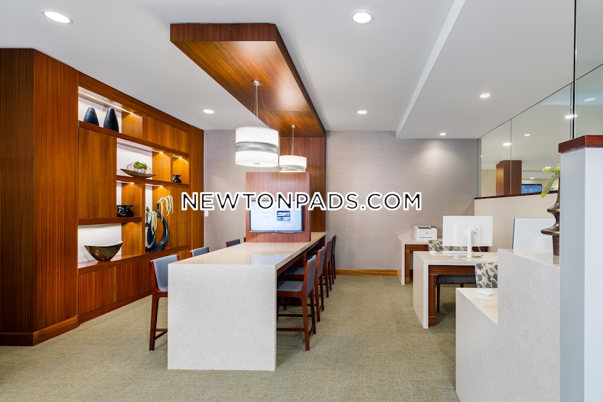 NEWTON - CHESTNUT HILL - 1 Bed, 1.5 Baths - Image 10