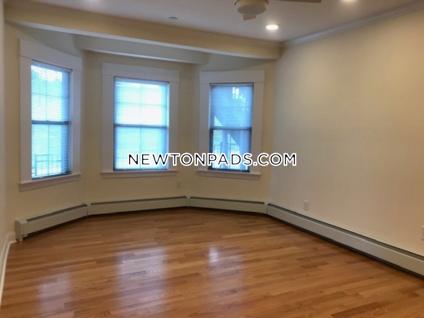 NEWTON - CHESTNUT HILL - 2 Beds, 1 Bath - Image 4