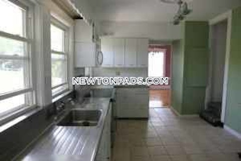 Commonwealth Ave. Newton photo 4