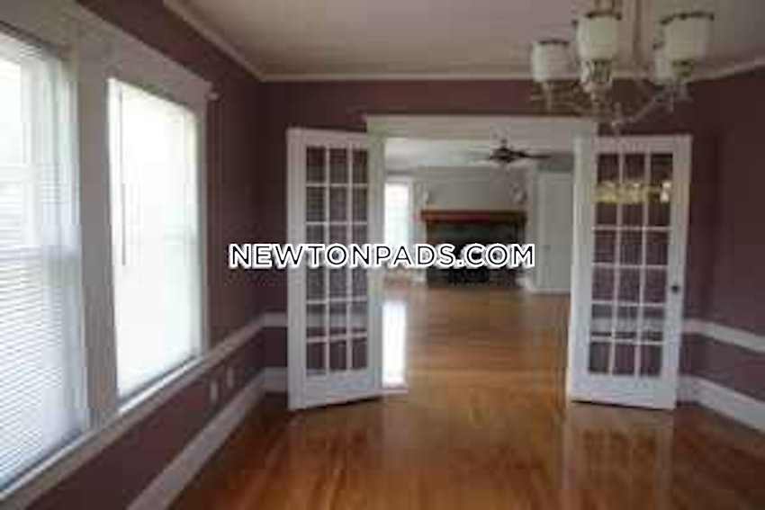 NEWTON - CHESTNUT HILL - 4 Beds, 2 Baths - Image 1