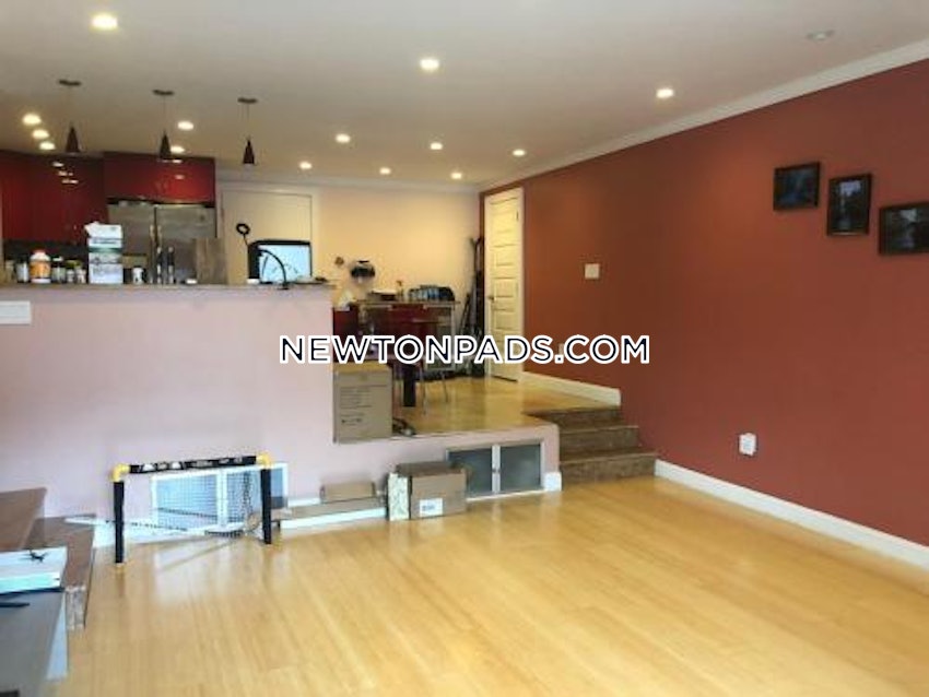 NEWTON - CHESTNUT HILL - 2 Beds, 1 Bath - Image 4