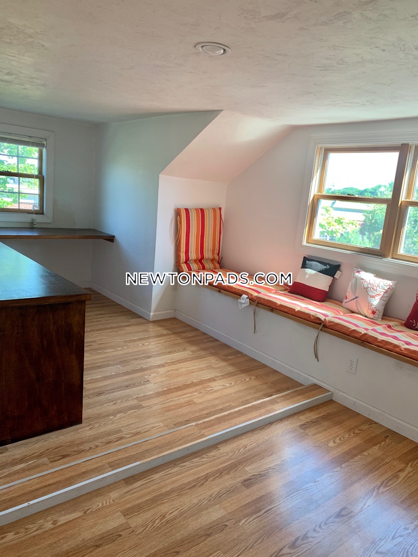 NEWTON - NEWTON CENTRE - 5 Beds, 2.5 Baths - Image 33