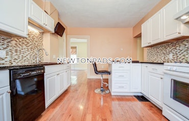 Newton Centre, Newton, MA - 3 Beds, 1 Bath - $4,000 - ID#4810558