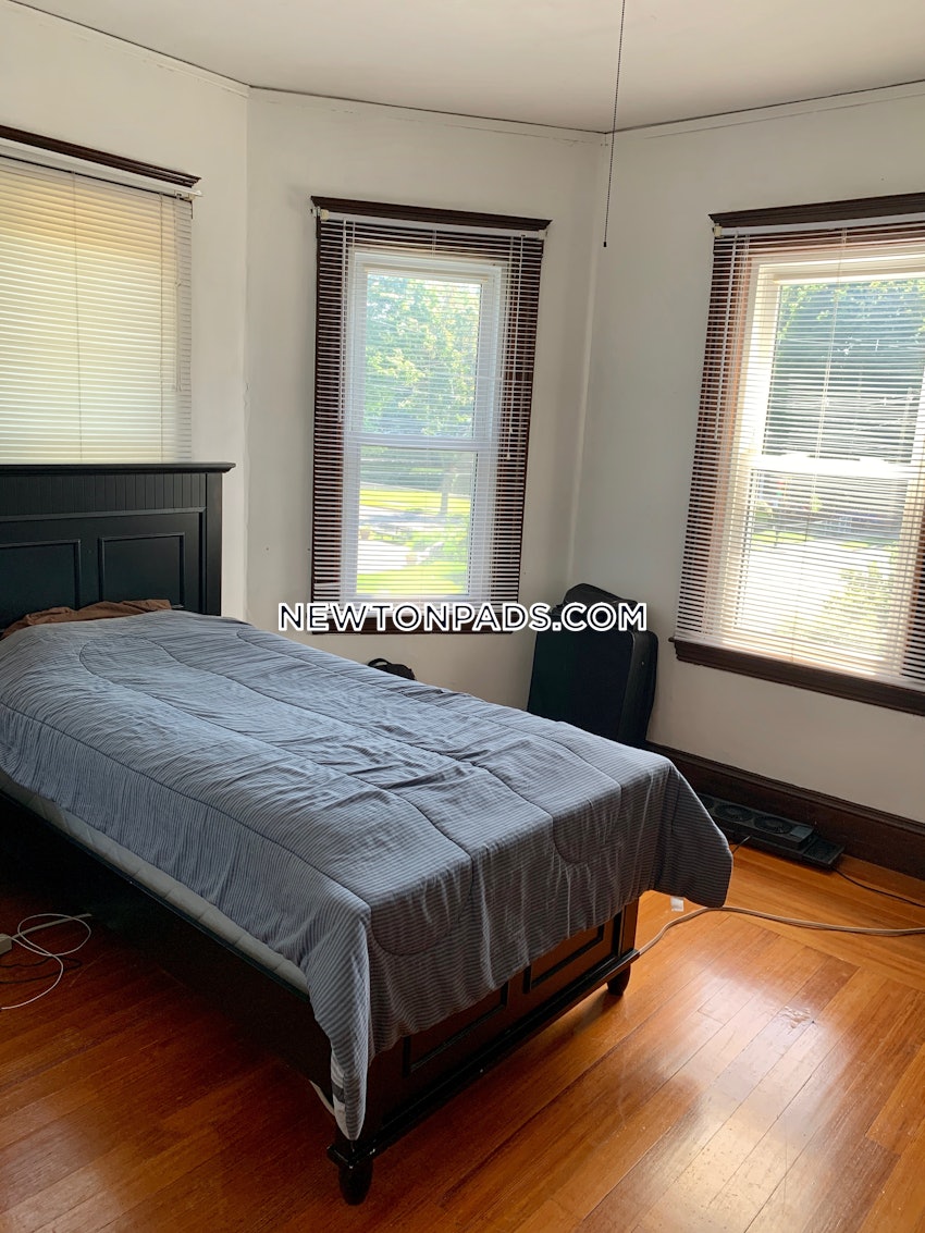 NEWTON - NEWTON CORNER - 1 Bed, 1 Bath - Image 3