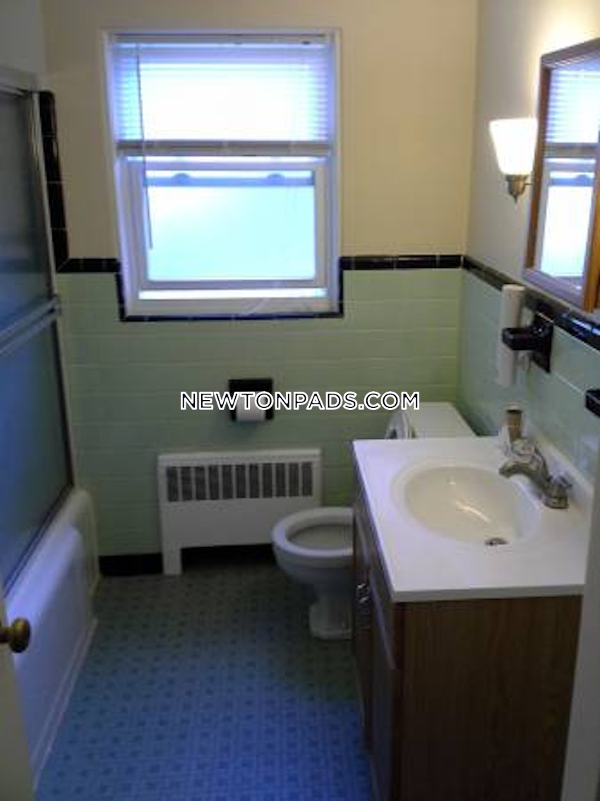 NEWTON - NEWTONVILLE - 3 Beds, 1 Bath - Image 4