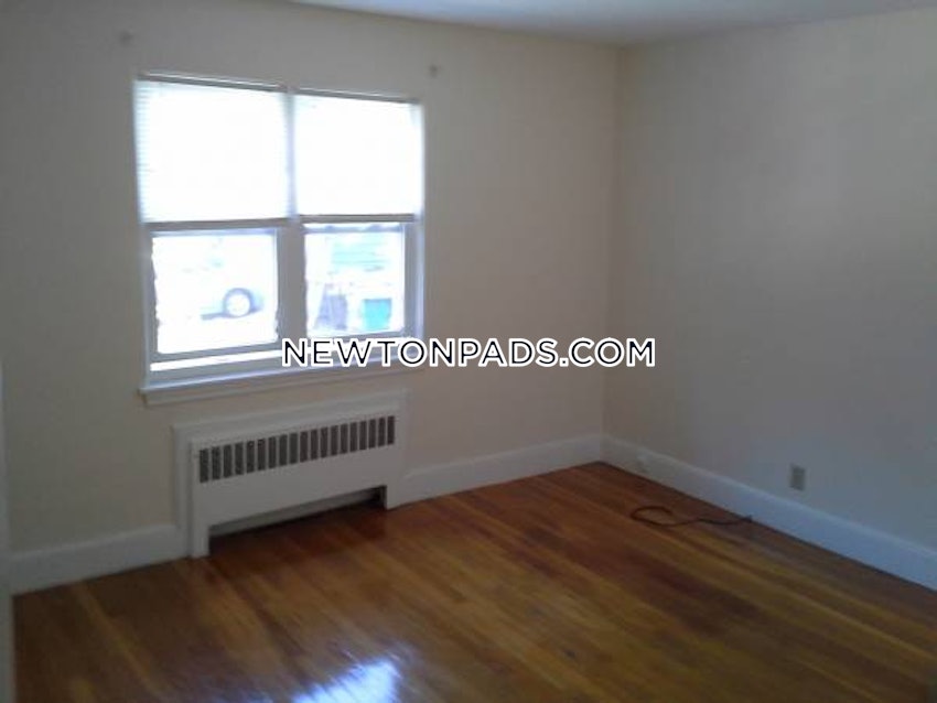 NEWTON - NEWTONVILLE - 3 Beds, 1 Bath - Image 17