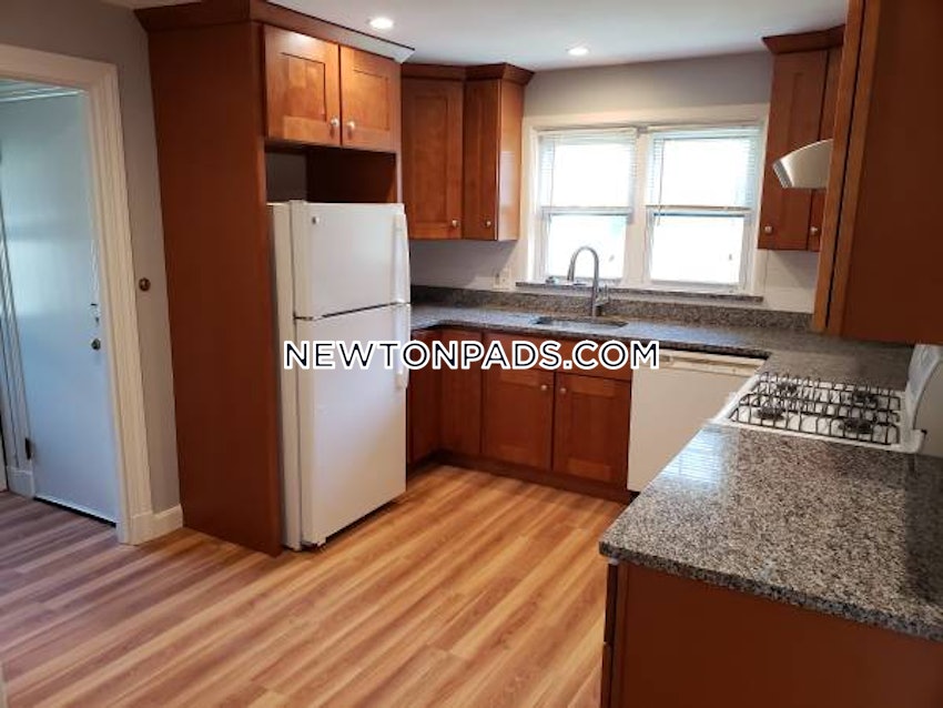 NEWTON - NEWTONVILLE - 3 Beds, 1 Bath - Image 3