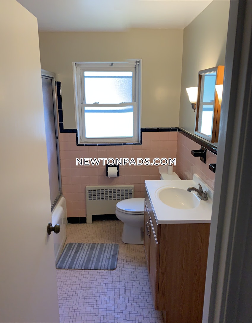 NEWTON - NEWTONVILLE - 3 Beds, 1 Bath - Image 36