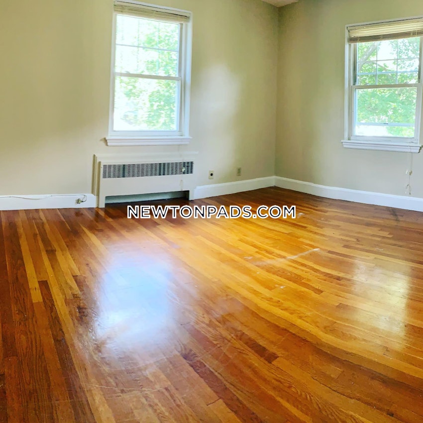 NEWTON - NEWTONVILLE - 3 Beds, 1 Bath - Image 15