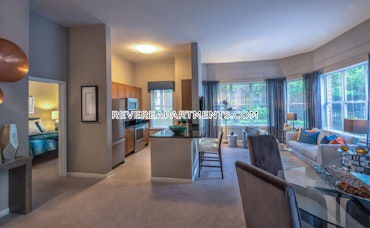 Overlook Ridge Dr. Revere