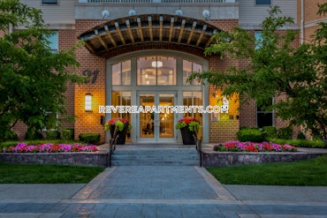 Overlook Ridge Dr. Revere