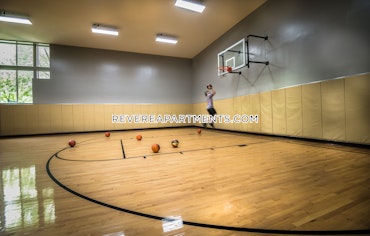 Overlook Ridge Dr. Revere