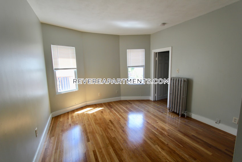 REVERE - 3 Beds, 1 Bath - Image 1