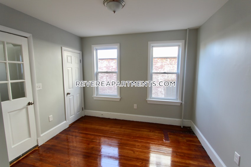 REVERE - 3 Beds, 1 Bath - Image 8