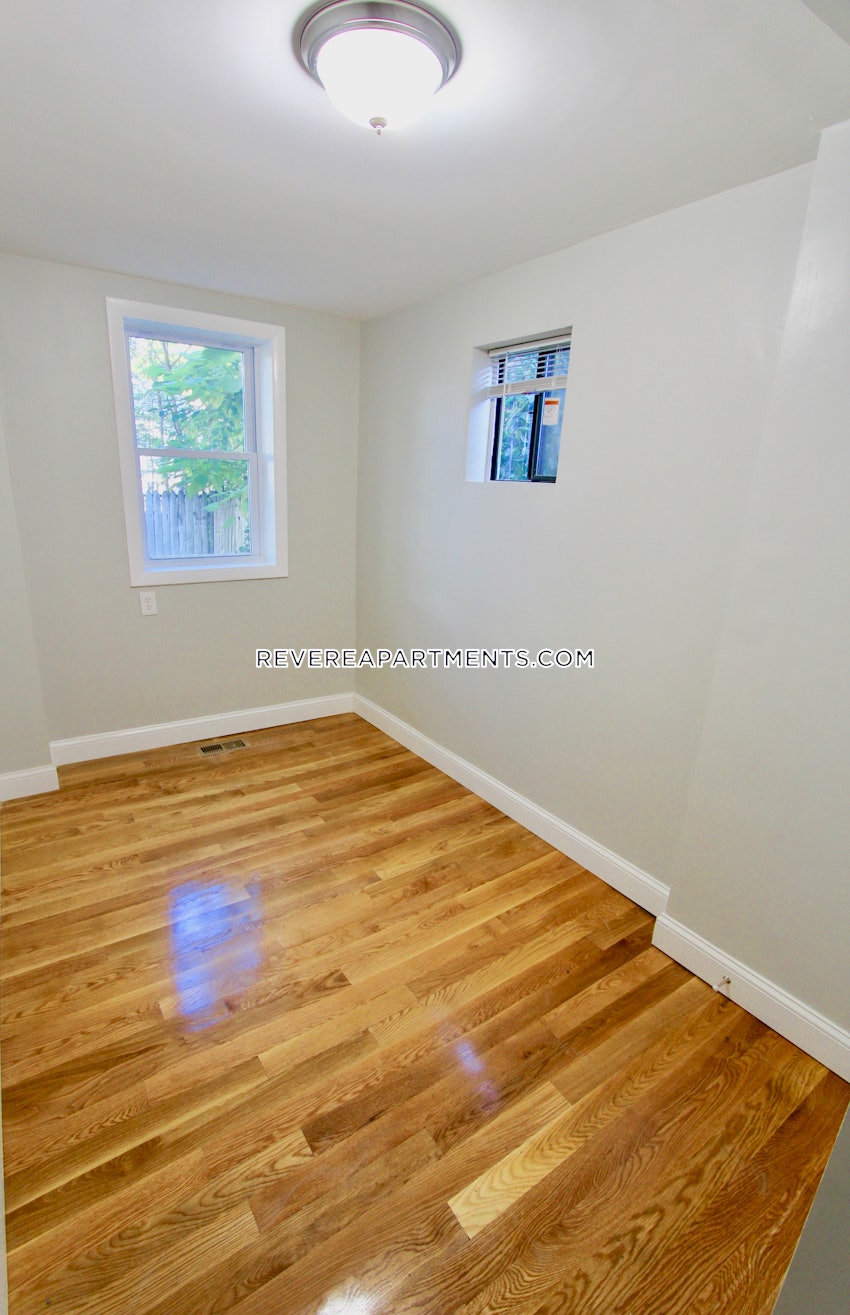 REVERE - 3 Beds, 1 Bath - Image 5