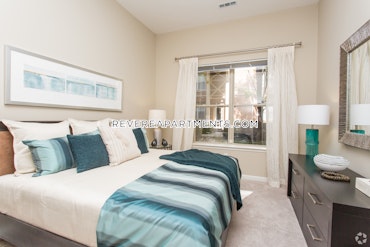 Overlook Ridge Dr. Revere