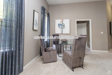 Overlook Ridge Dr. Revere