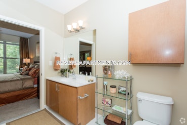 Overlook Ridge Dr. Revere