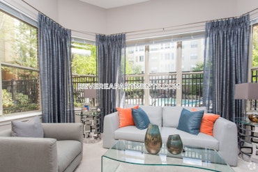 Overlook Ridge Dr. Revere