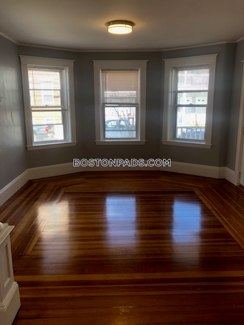 SALEM - 3 Beds, 1 Bath - Image 9